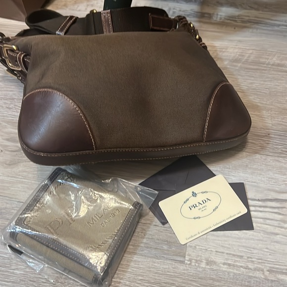 Prada Crossbody with authenticity card with wallet - Picture 4 of 4